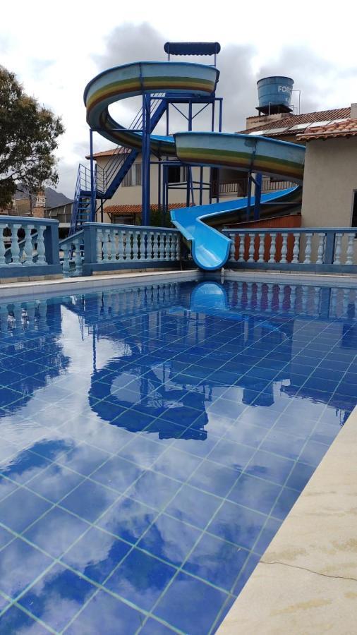 Pousada Clube Santa Cruz Santa Cruz de Minas Buitenkant foto