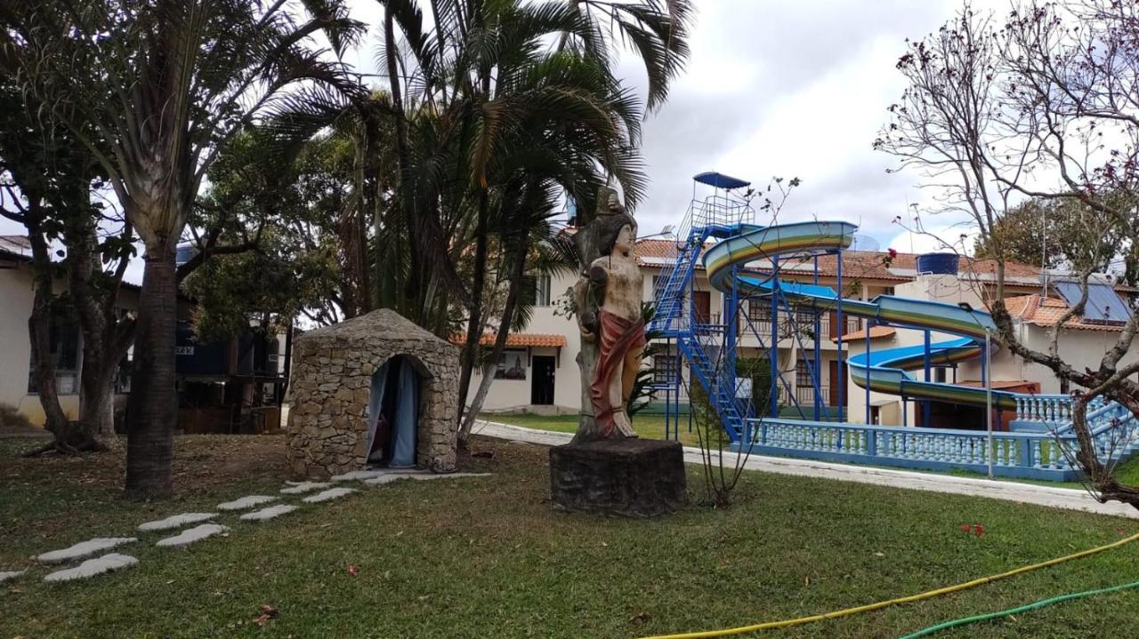 Pousada Clube Santa Cruz Santa Cruz de Minas Buitenkant foto